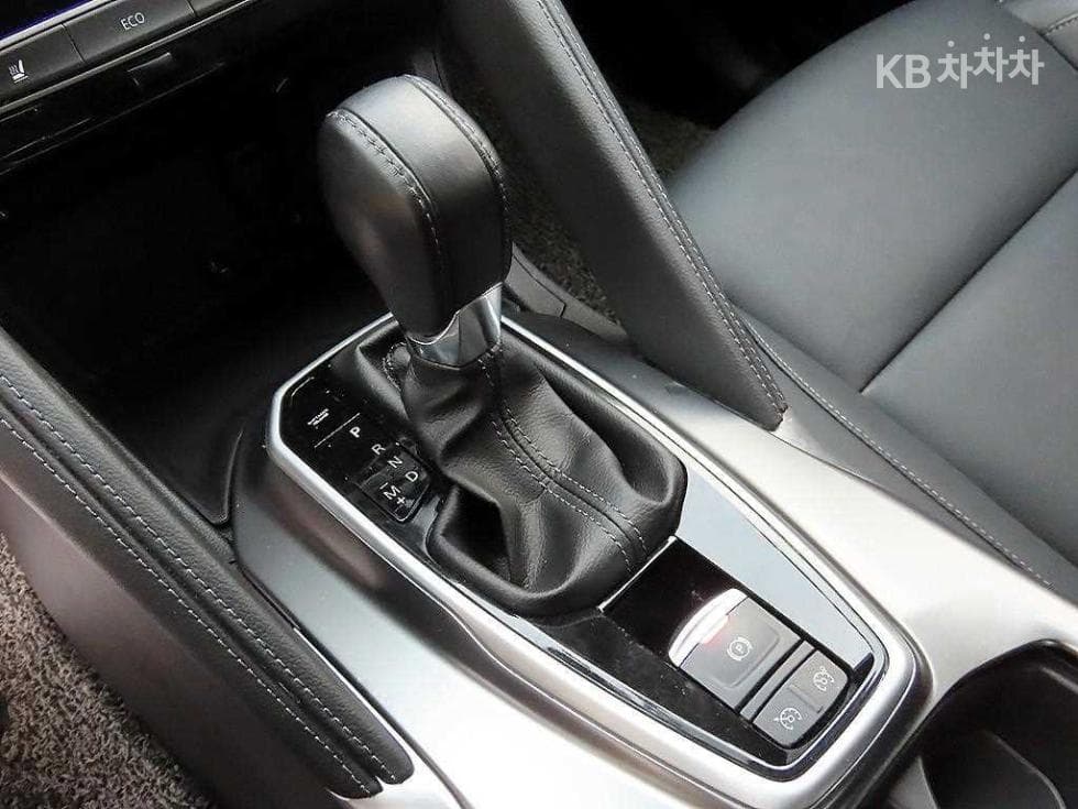 Renault Korea The New (facelift) QM62.0 GDe 2WD LE - 10