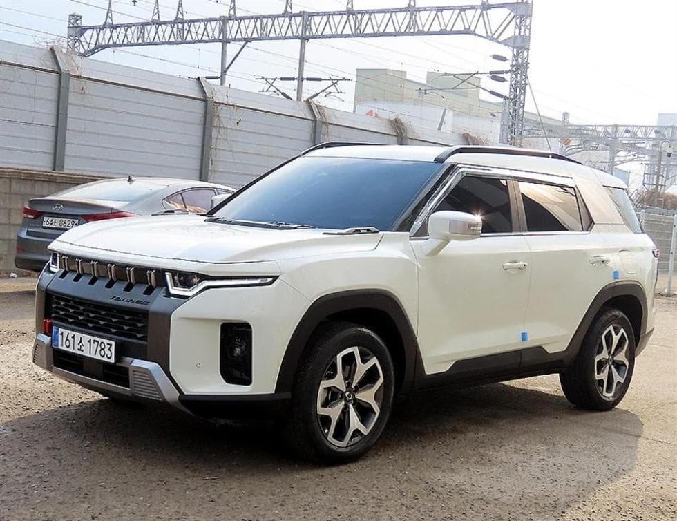 KG Mobility 토레스(J100)1.5 GDI Turbo T7 - 2