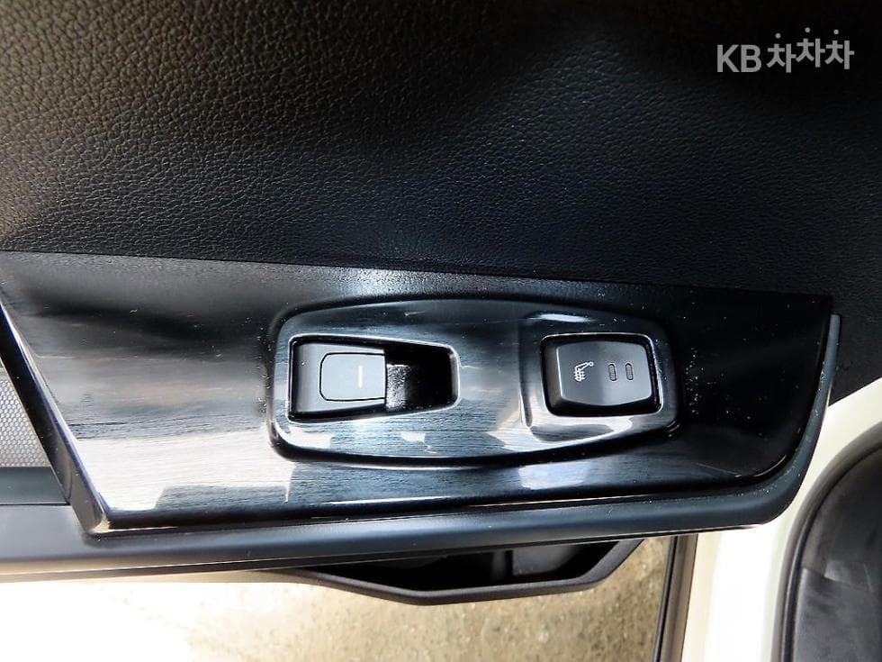 KG Mobility 토레스(J100)1.5 GDI Turbo T7 - 16