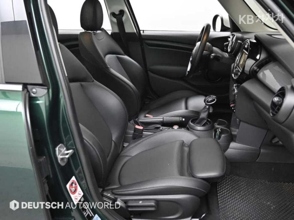 Mini Cooper 5-doorD 1.5 - 10