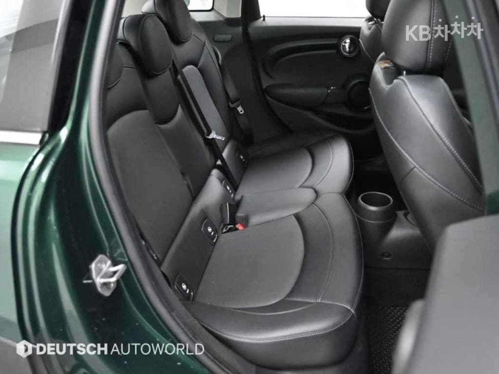 Mini Cooper 5-doorD 1.5 - 12