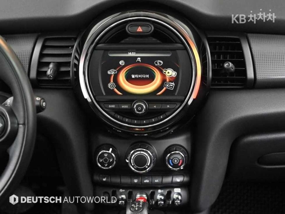 Mini Cooper 5-doorD 1.5 - 14