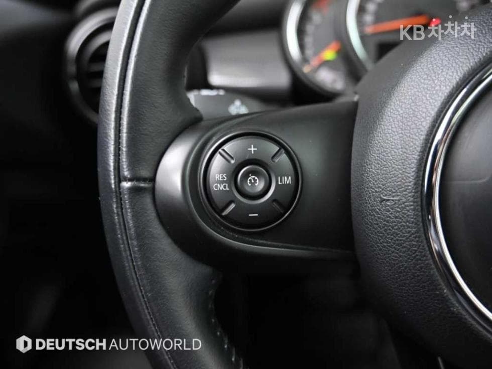 Mini Cooper 5-doorD 1.5 - 16