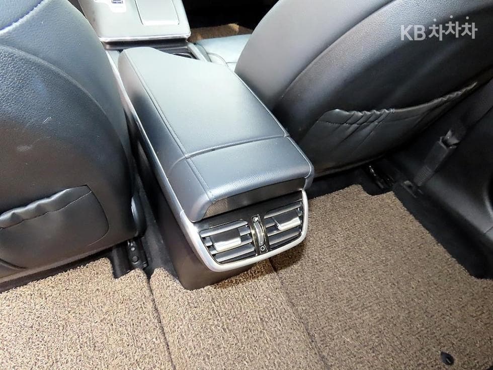 Hyundai The New (facelift) Grandeur (Azera)LPi 3.0 Exclusive - 17