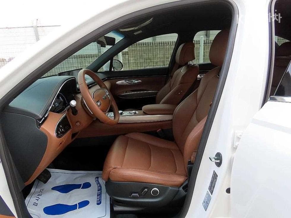 Genesis GV70Gasoline 2.5T AWD - 5