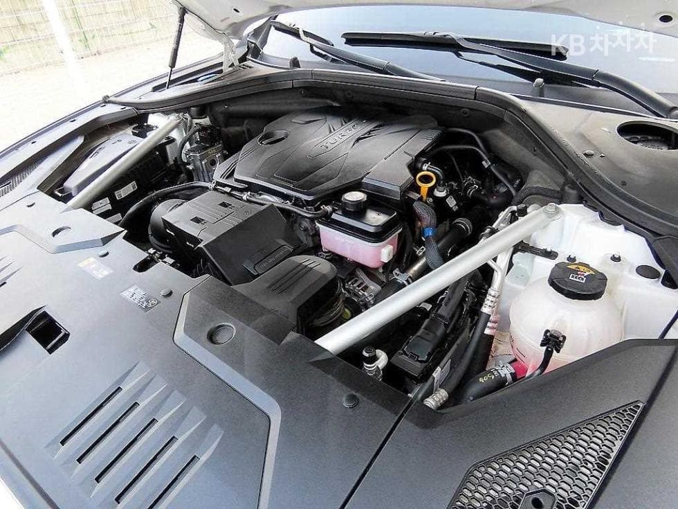 Genesis GV70Gasoline 2.5T AWD - 19