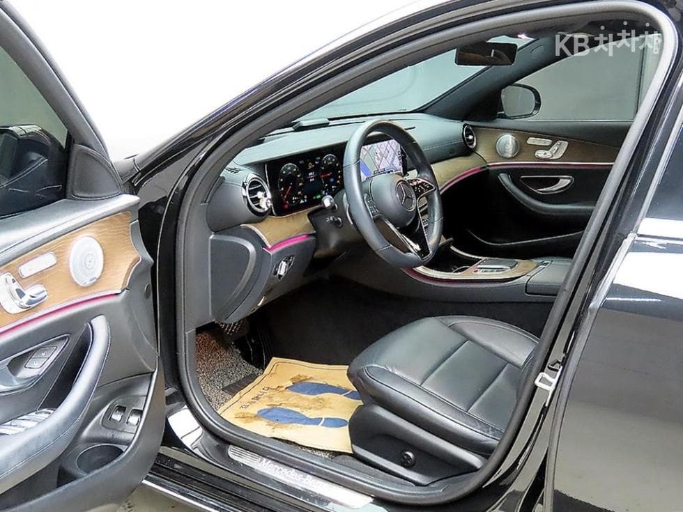 Mercedes-Benz E-Клас (W213)E300e 4MATIC Exclusive - 5