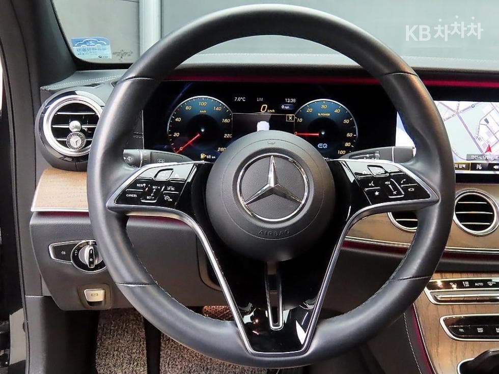 Mercedes-Benz E-Клас (W213)E300e 4MATIC Exclusive - 9