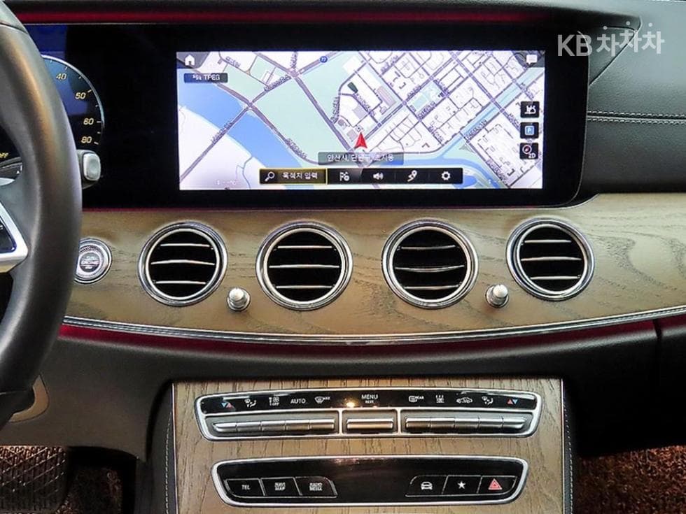 Mercedes-Benz E-Клас (W213)E300e 4MATIC Exclusive - 15