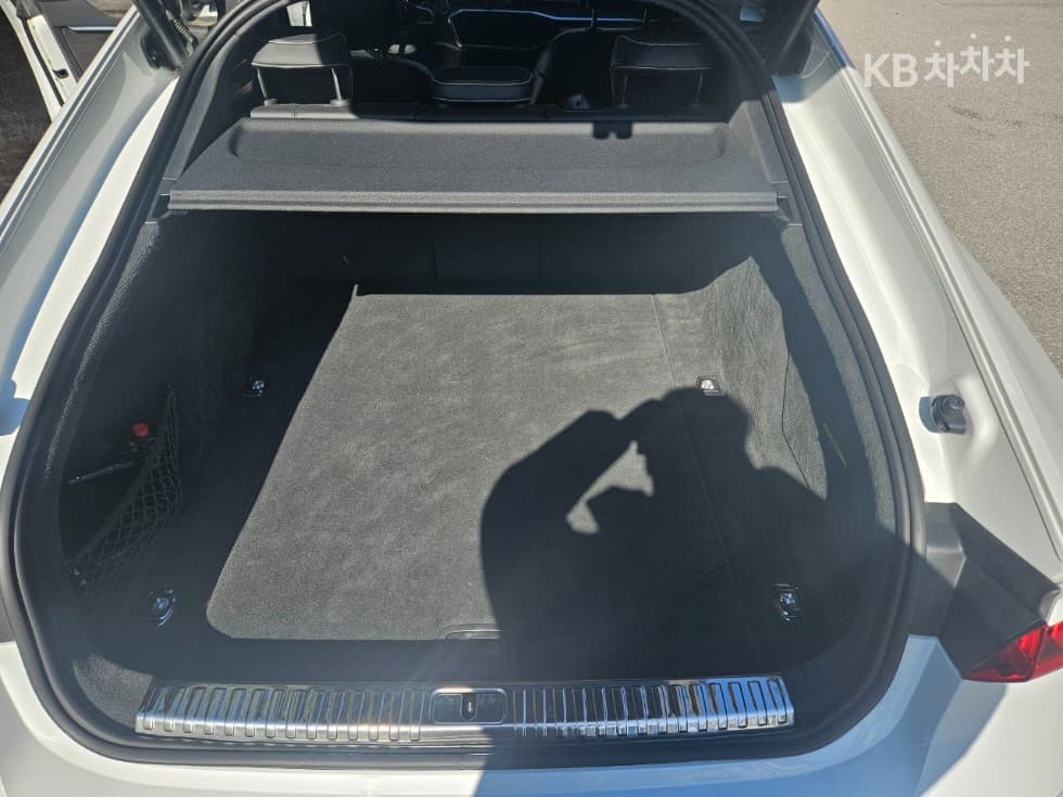 Audi A7(4K8)55 TFSI Quattro Premium - 19