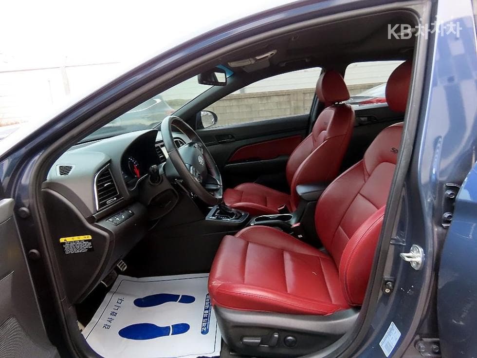 Hyundai Avante (Elantra)AD1.6 Turbo Gasoline Direct Injection 스포츠 Extreme 셀렉션 - 5