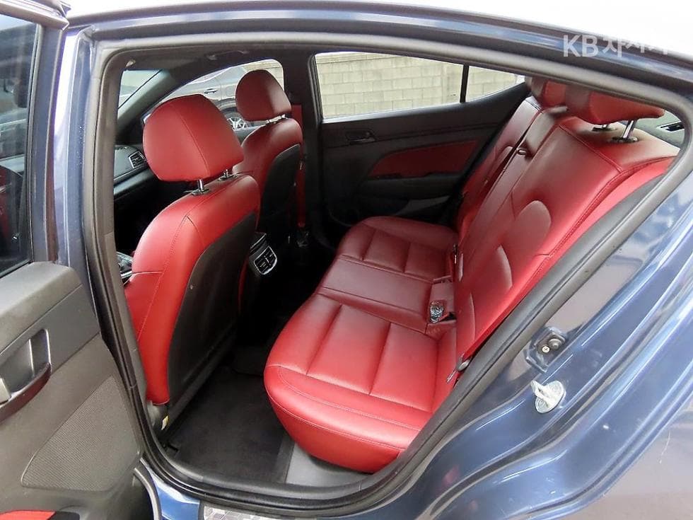 Hyundai Avante (Elantra)AD1.6 Turbo Gasoline Direct Injection 스포츠 Extreme 셀렉션 - 6
