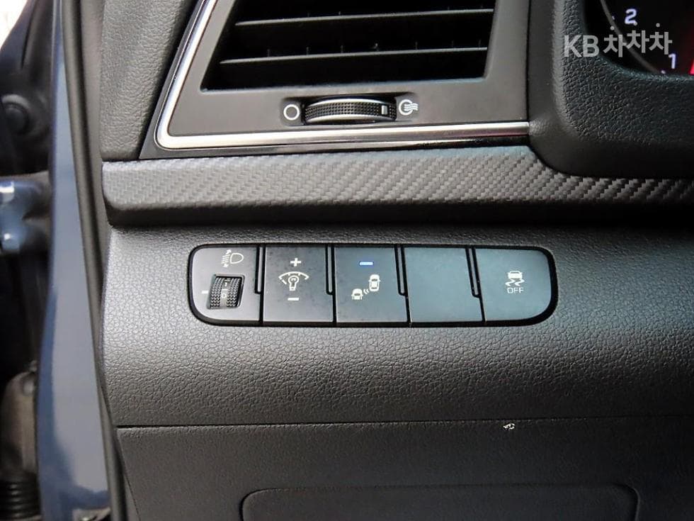 Hyundai Avante (Elantra)AD1.6 Turbo Gasoline Direct Injection 스포츠 Extreme 셀렉션 - 12