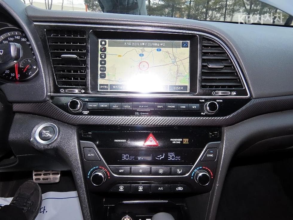 Hyundai Avante (Elantra)AD1.6 Turbo Gasoline Direct Injection 스포츠 Extreme 셀렉션 - 13