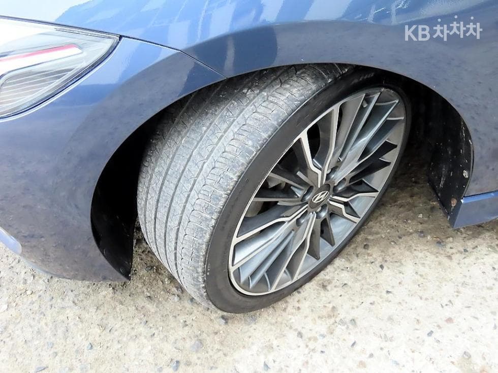 Hyundai Avante (Elantra)AD1.6 Turbo Gasoline Direct Injection 스포츠 Extreme 셀렉션 - 20