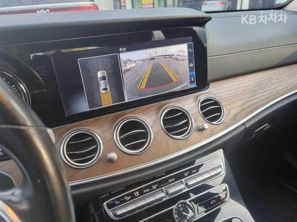 Mercedes-Benz E-Клас (W213)E220d 4MATIC Exclusive - 7