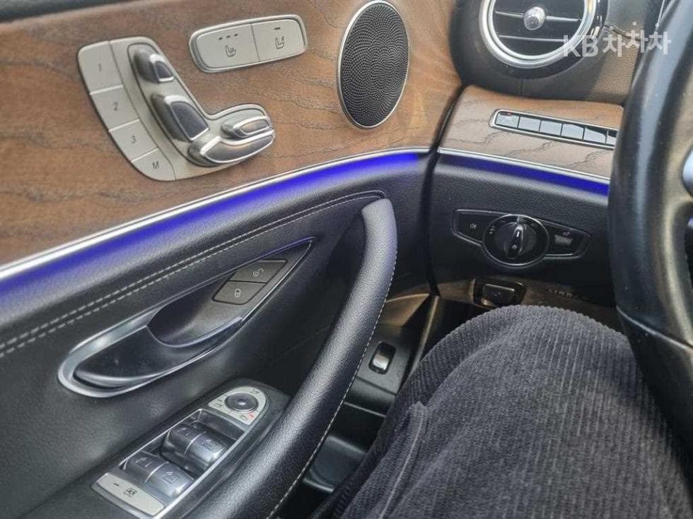 Mercedes-Benz E-Клас (W213)E220d 4MATIC Exclusive - 8