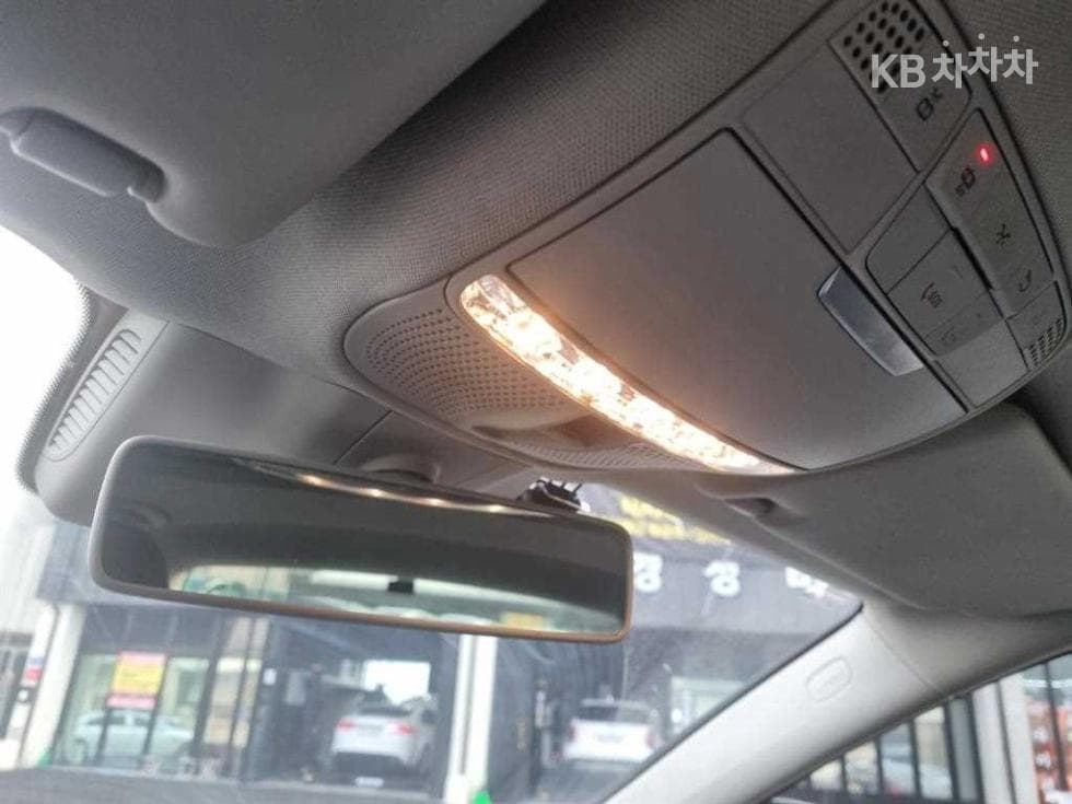 Mercedes-Benz E-Клас (W213)E220d 4MATIC Exclusive - 10