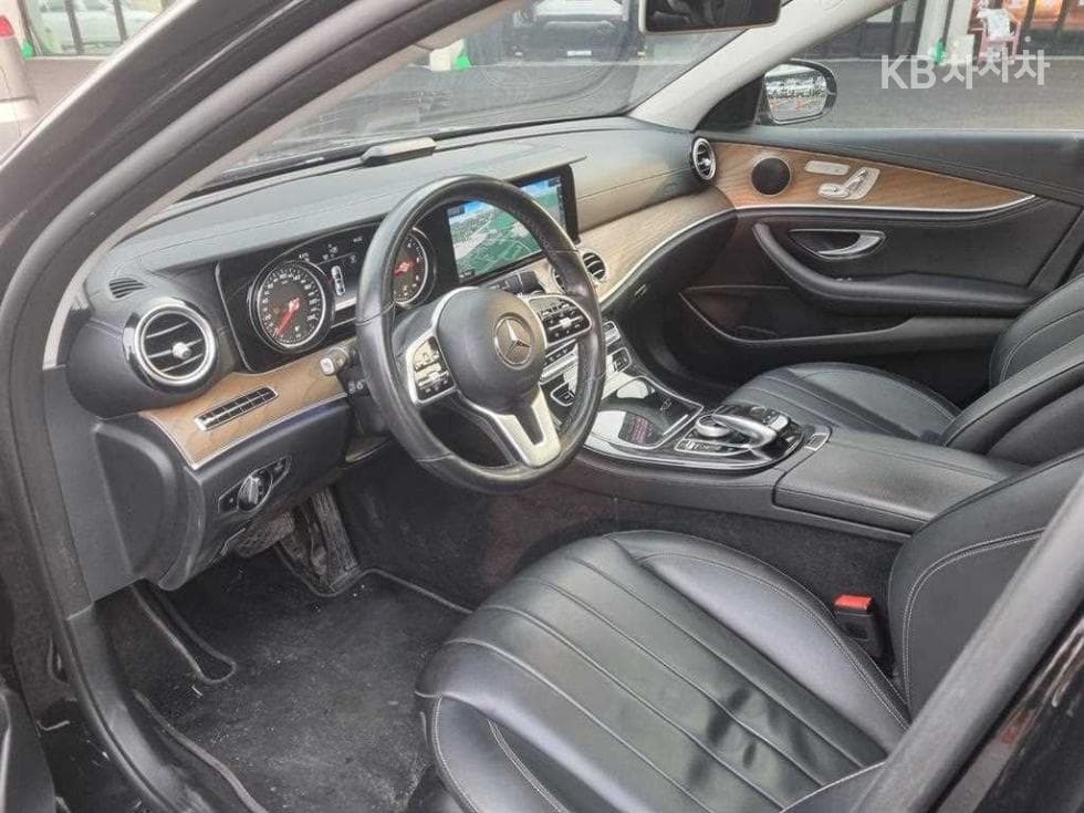 Mercedes-Benz E-Клас (W213)E220d 4MATIC Exclusive - 11