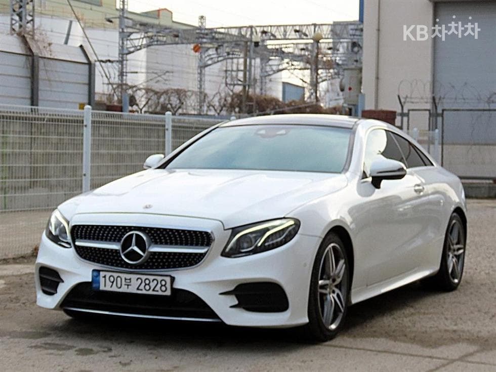 Mercedes-Benz E-Class (W213)E220d COUPE - 2