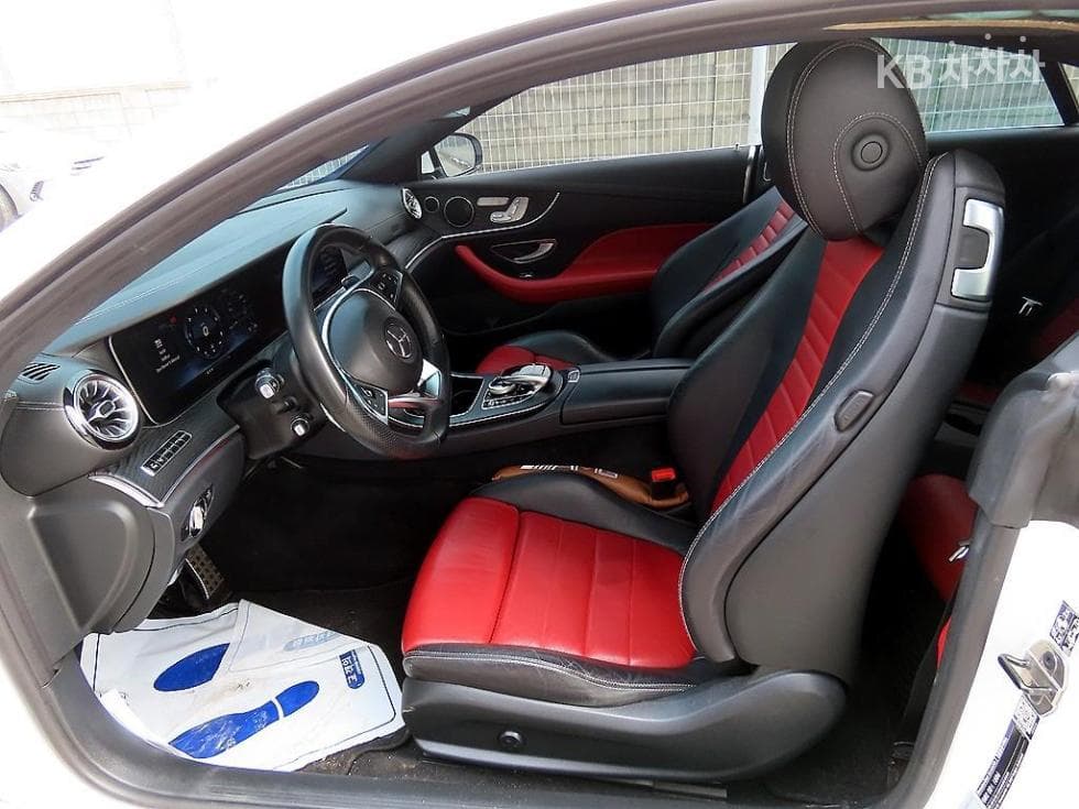 Mercedes-Benz E-Class (W213)E220d COUPE - 5