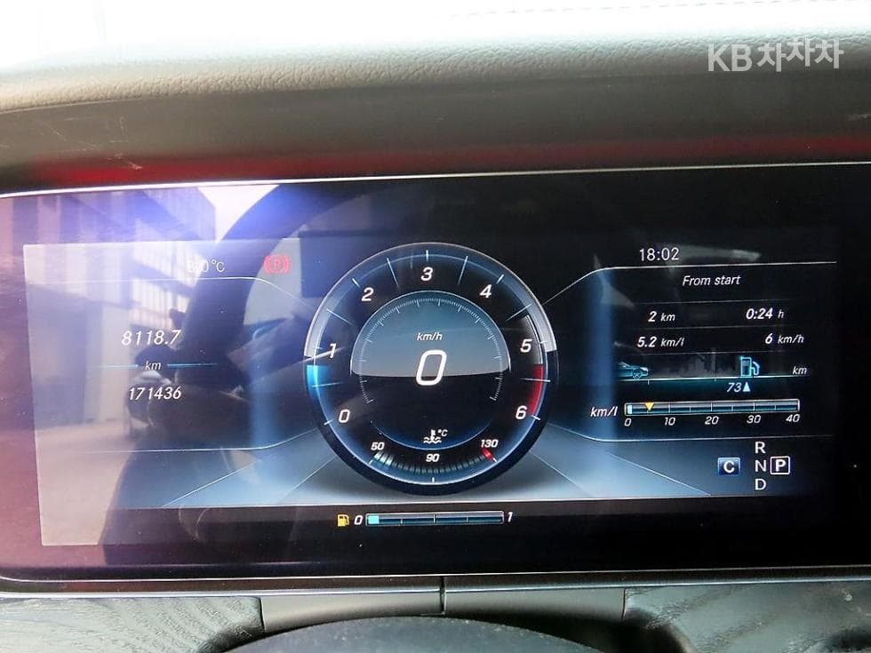 Mercedes-Benz E-Class (W213)E220d COUPE - 9