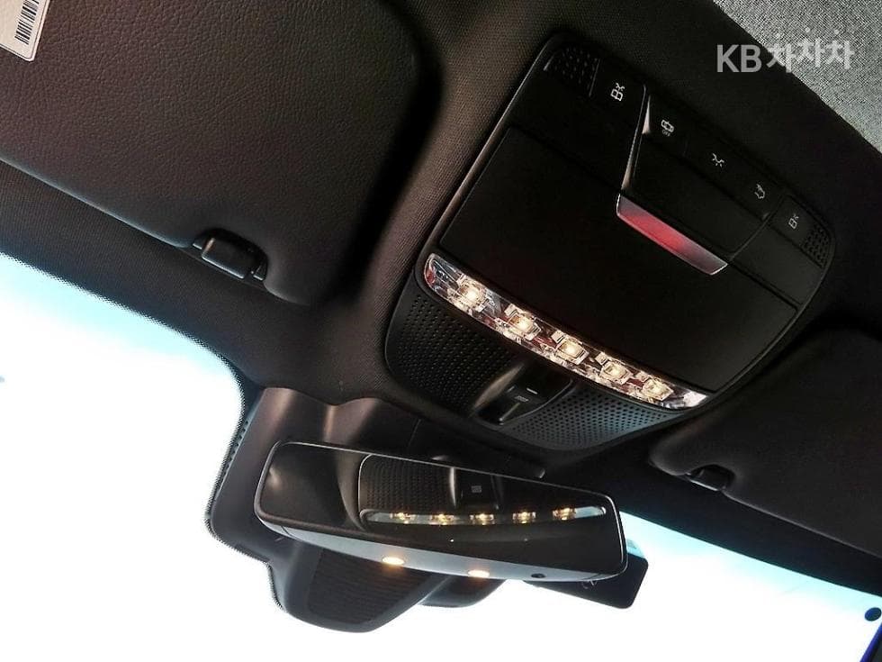 Mercedes-Benz E-Class (W213)E220d COUPE - 16