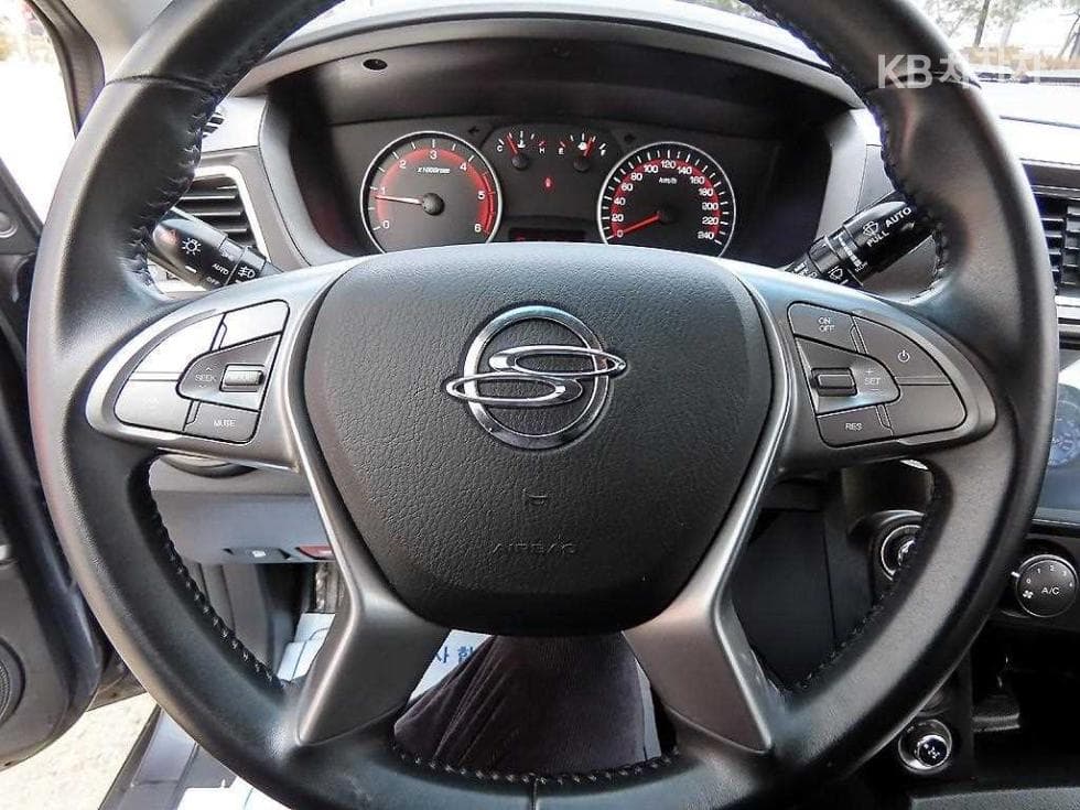 KG Mobility The New (facelift) Korando Sports (pickup variant)2.2 CX7 4WD 클럽 - 8