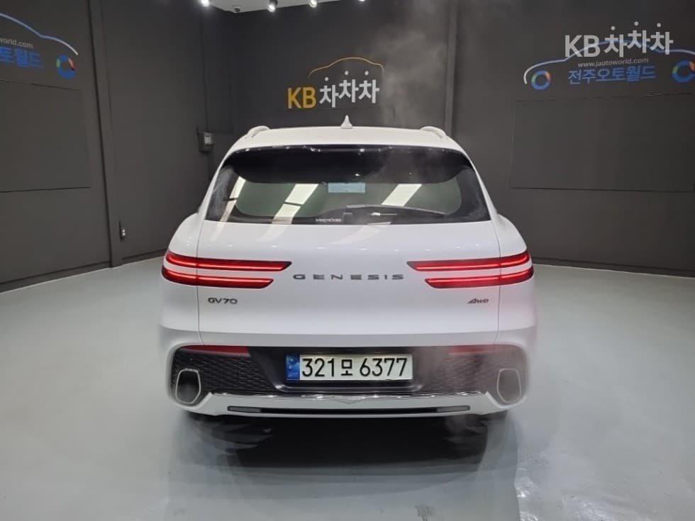 Genesis GV70Gasoline 2.5T AWD - 3