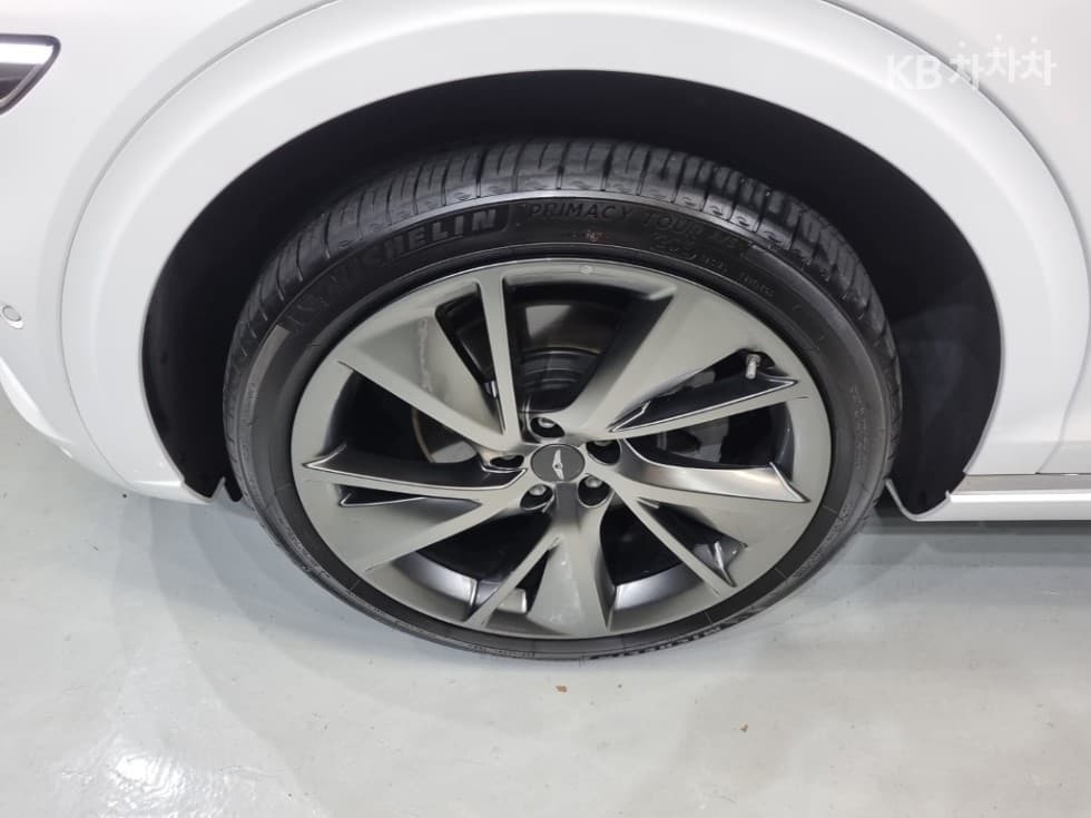 Genesis GV70Gasoline 2.5T AWD - 28