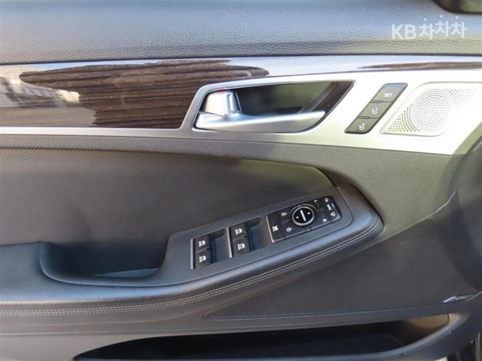 Genesis G803.3 GDI AWD Premium Luxury - 6