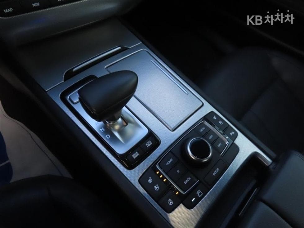 Genesis G803.3 GDI AWD Premium Luxury - 16