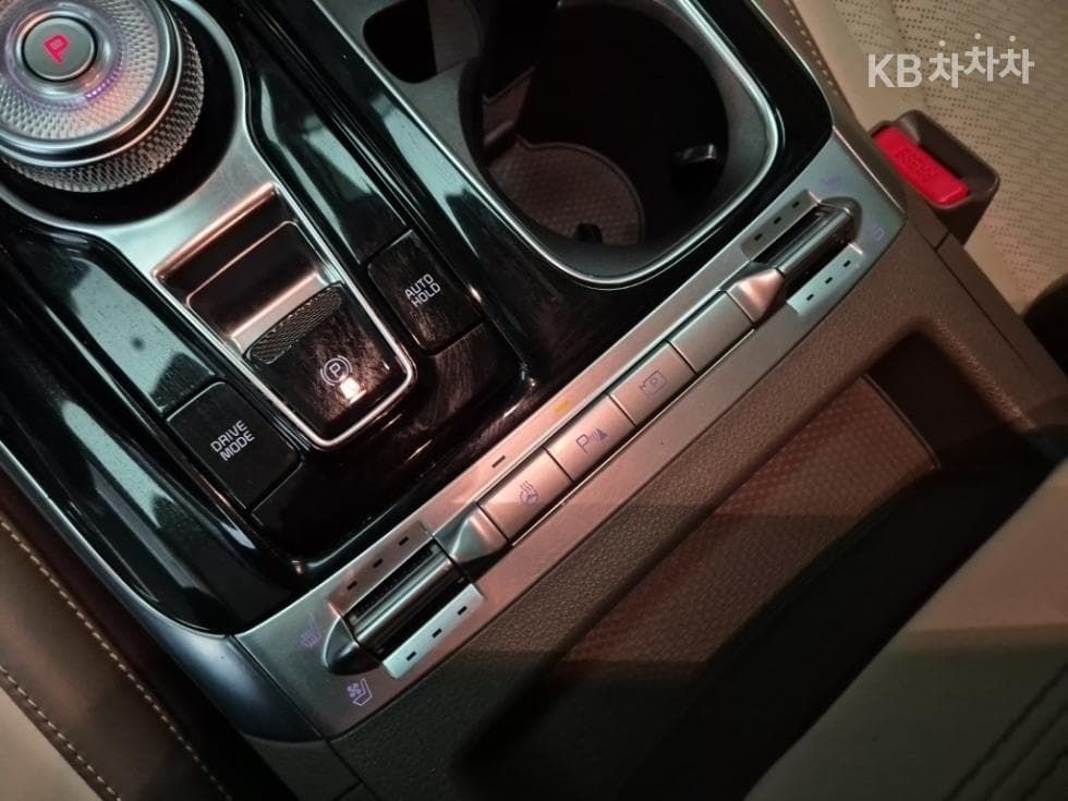 Киа Канивал 4-то поколениеG3.5 GDI 9-местен Signature - 16