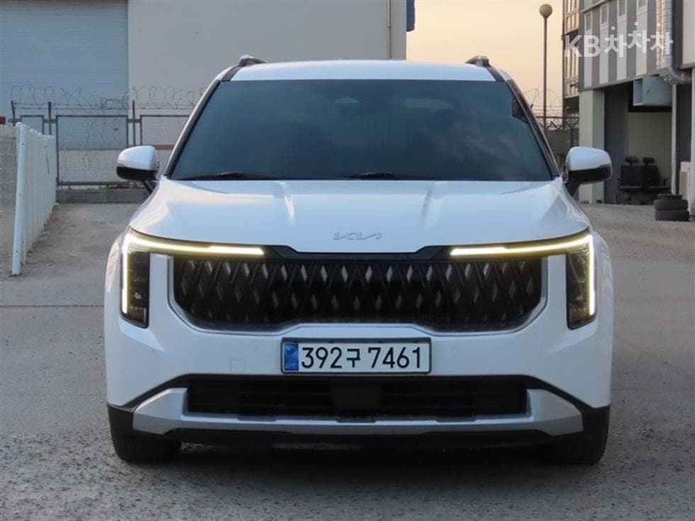 Kia The New (facelift) Carnival 4th generation D2.2 9-seater Prestige - Image 1