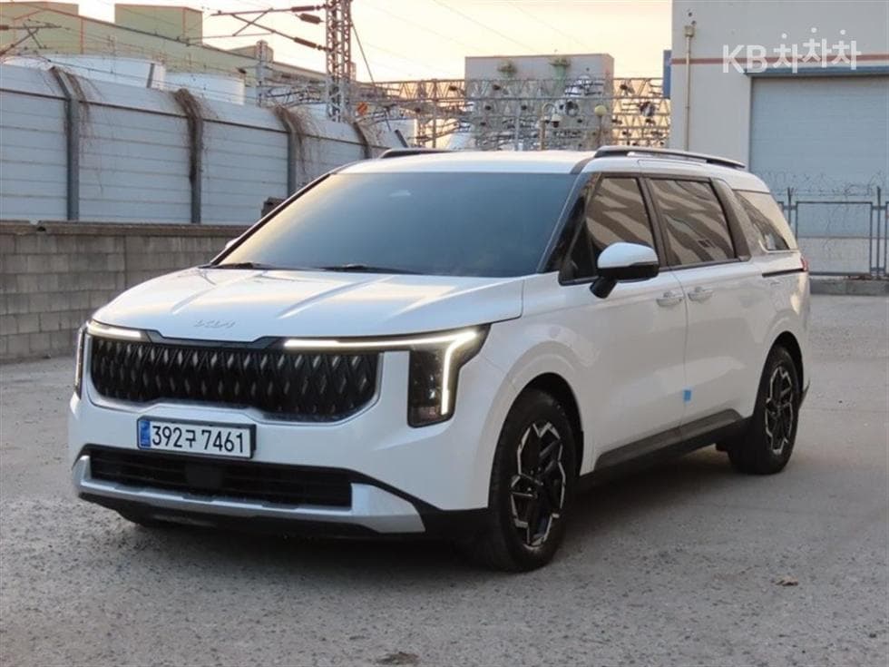 Киа The New (фейслифт) Канивал 4-то поколениеD2.2 9-местен Престиж - 2
