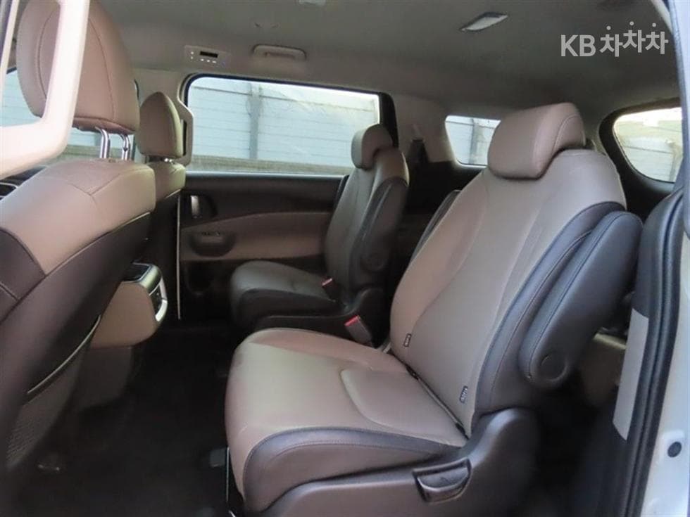 Киа The New (фейслифт) Канивал 4-то поколениеD2.2 9-местен Престиж - 8