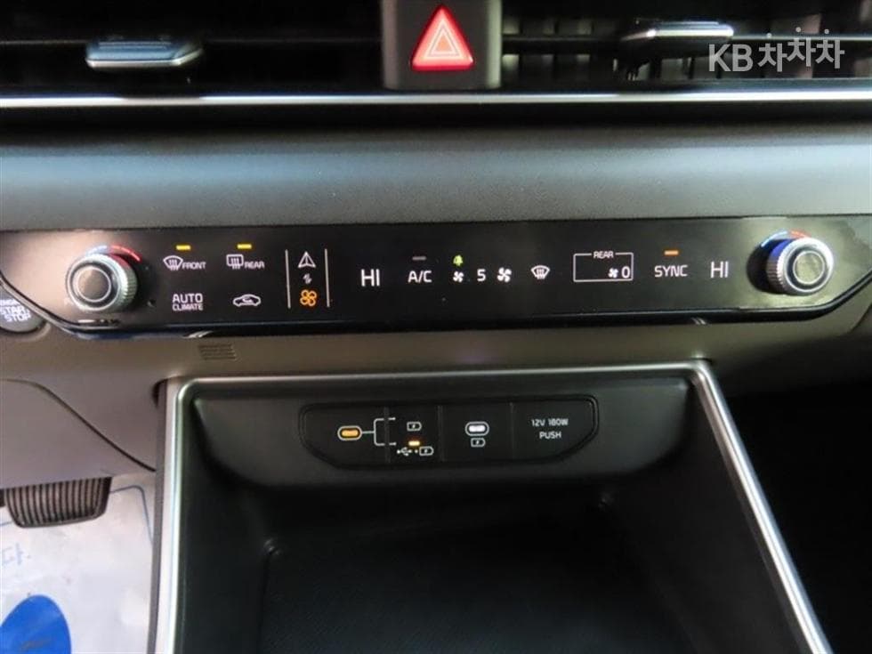 Киа The New (фейслифт) Канивал 4-то поколениеD2.2 9-местен Престиж - 15