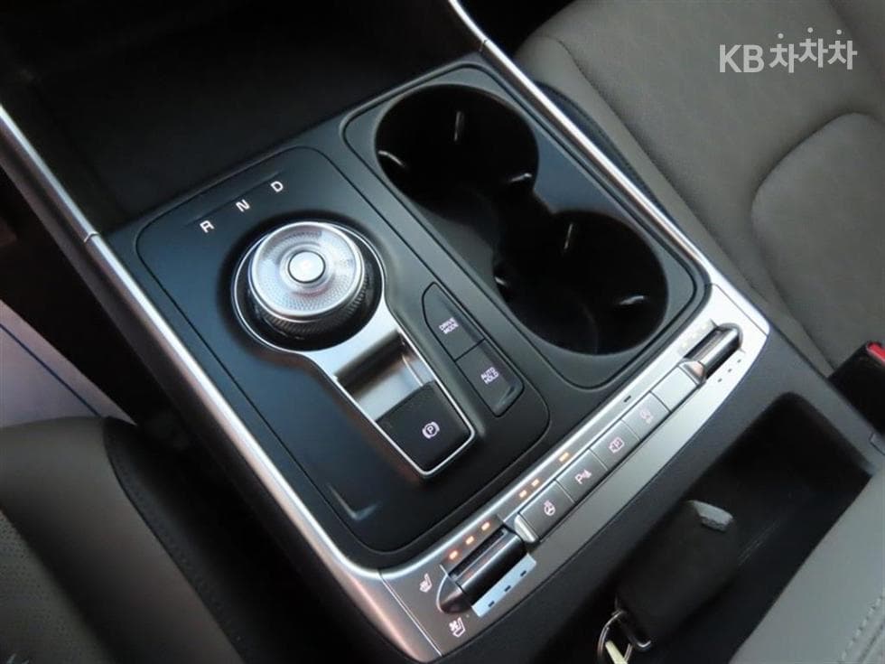 Киа The New (фейслифт) Канивал 4-то поколениеD2.2 9-местен Престиж - 16