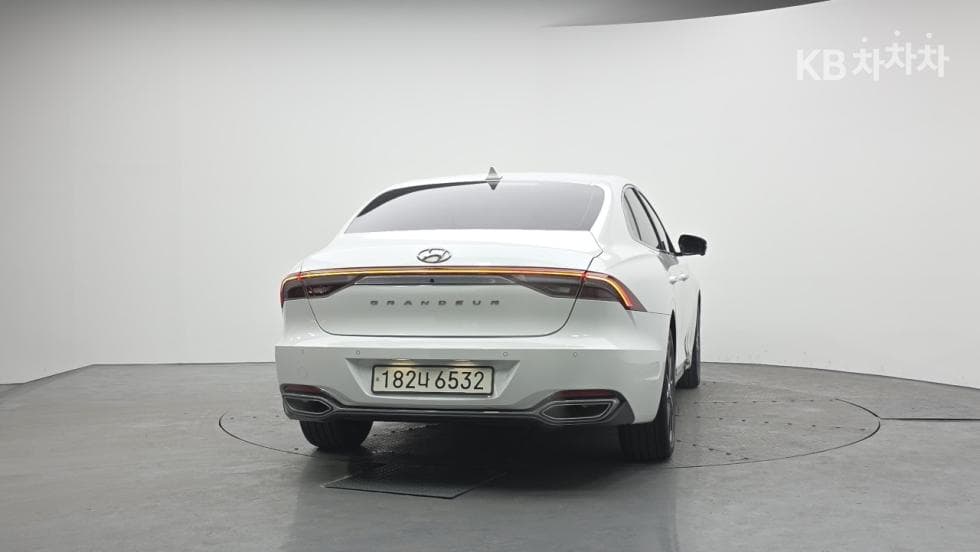Хюндай The New (фейслифт) Grandeur (Azera)2.5 Le Blanc - 4