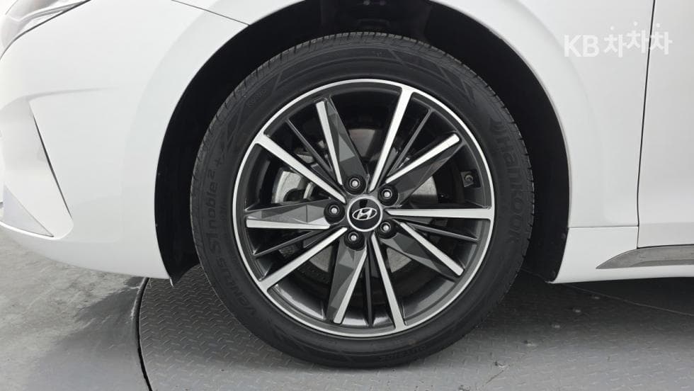 Хюндай The New (фейслифт) Grandeur (Azera)2.5 Le Blanc - 6