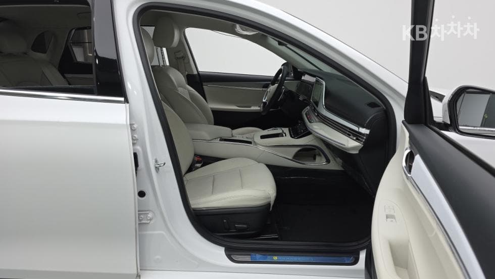 Хюндай The New (фейслифт) Grandeur (Azera)2.5 Le Blanc - 7