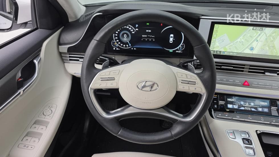 Хюндай The New (фейслифт) Grandeur (Azera)2.5 Le Blanc - 12