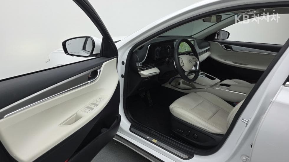 Хюндай The New (фейслифт) Grandeur (Azera)2.5 Le Blanc - 14