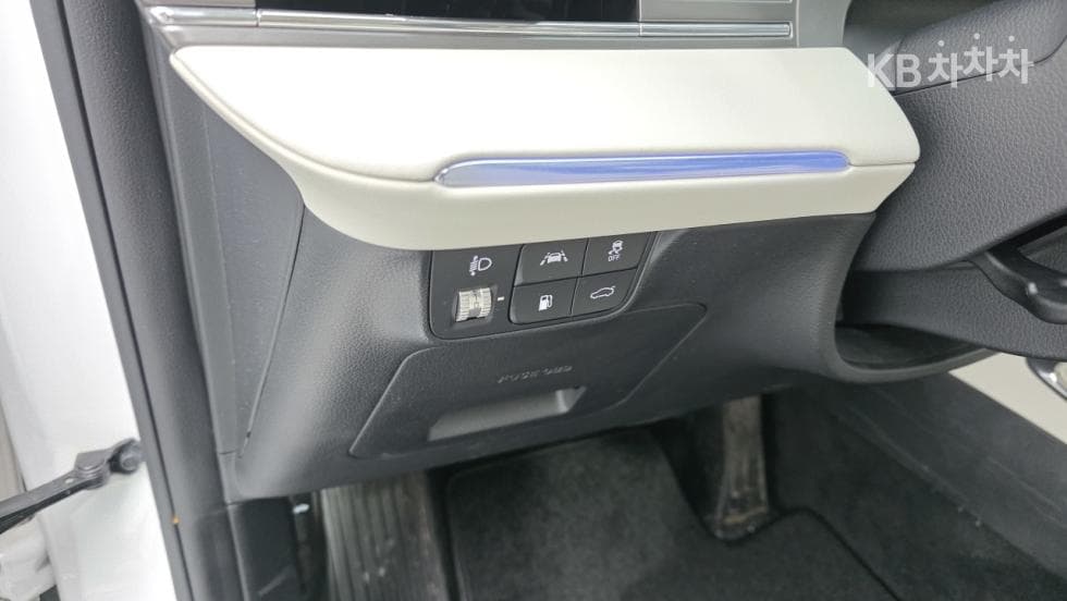 Хюндай The New (фейслифт) Grandeur (Azera)2.5 Le Blanc - 17