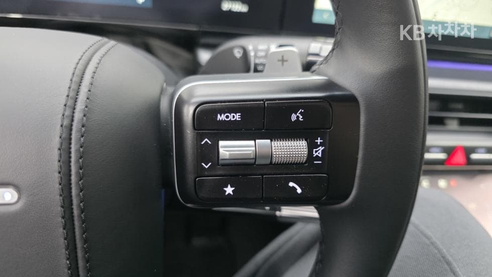 Хюндай Ди Всеново Grandeur (Azera)3.5 Бензин AWD Calligraphy 블랙 잉크 - 19