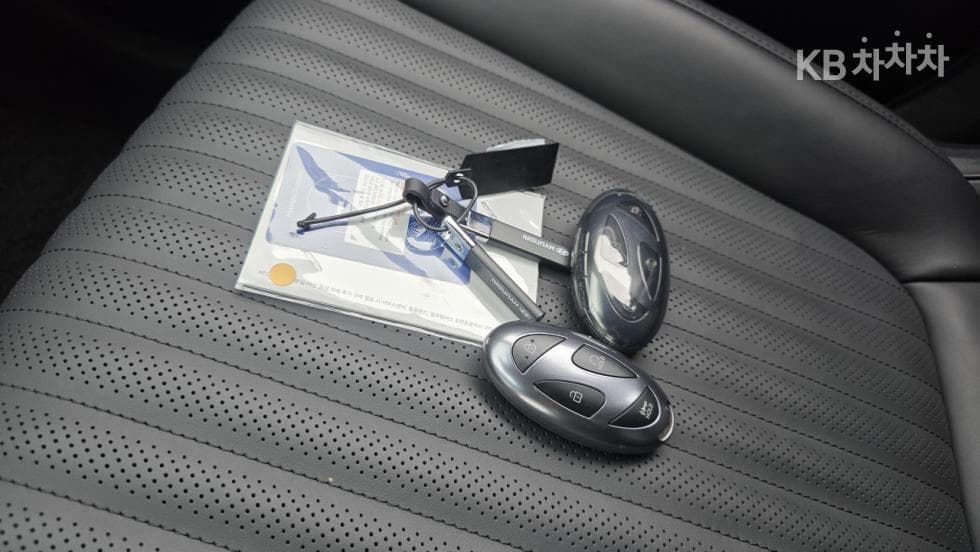 Хюндай Ди Всеново Grandeur (Azera)3.5 Бензин AWD Calligraphy 블랙 잉크 - 20