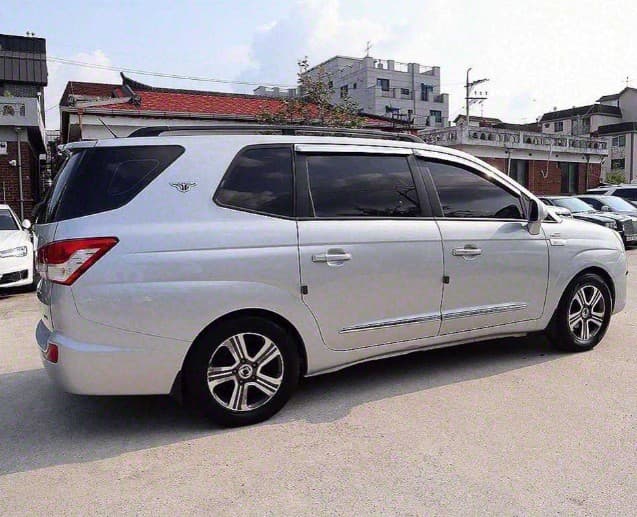 КейДжи Мобилити 코란도 투리스모4x4 LT 어드벤처 60th 에디션 11-местен - 3