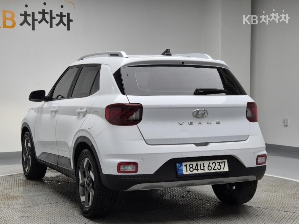 Хюндай ВениуБензин 1.6 Modern Plus - 2