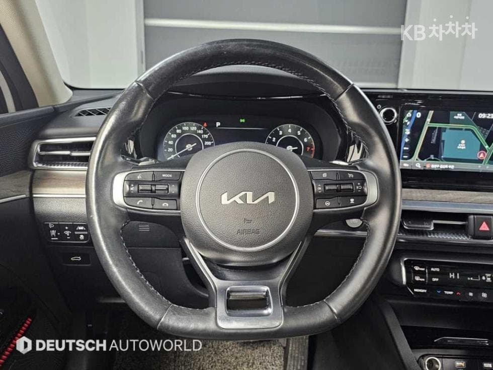 Kia K5 3rd Gen1.6 Gasoline Turbo Signature - 13