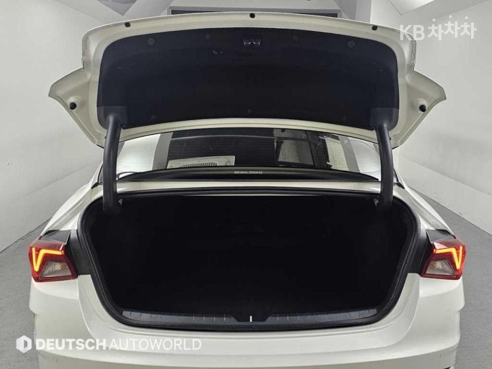 Kia K5 3rd Gen1.6 Gasoline Turbo Signature - 20